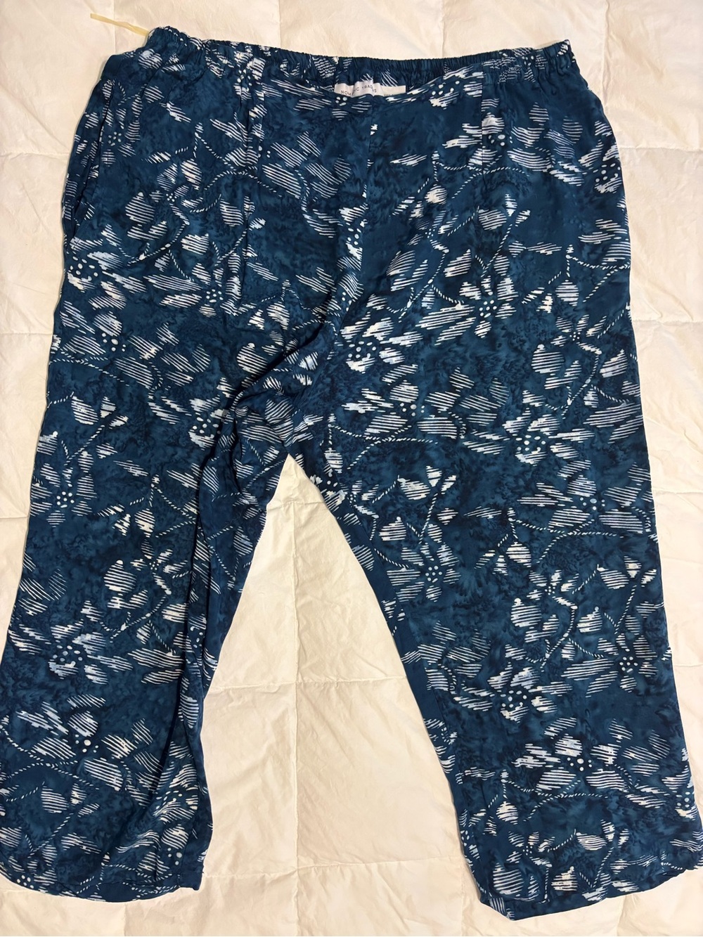 Nomadic Traders Navy Blue Floral-Print Cropped Pull-On Pants